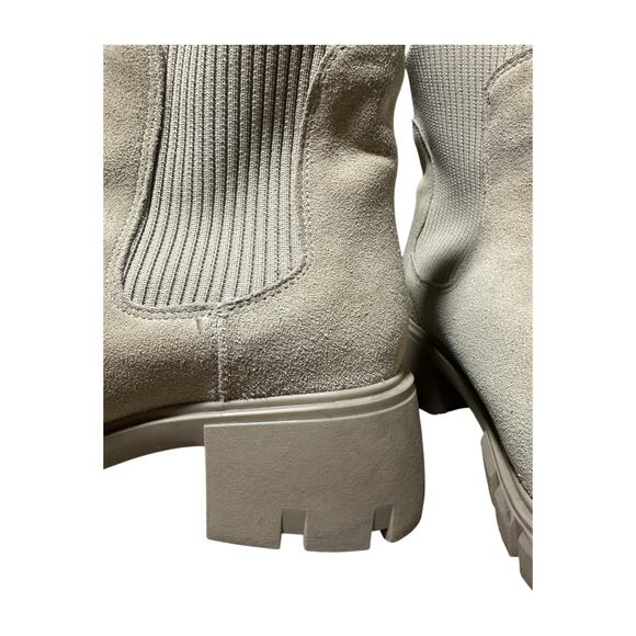 Steve Madden Women’s 10 Chelsea Boots Beige Suede Lug Sole Chunky Heel Booties - Picture 8 of 9
